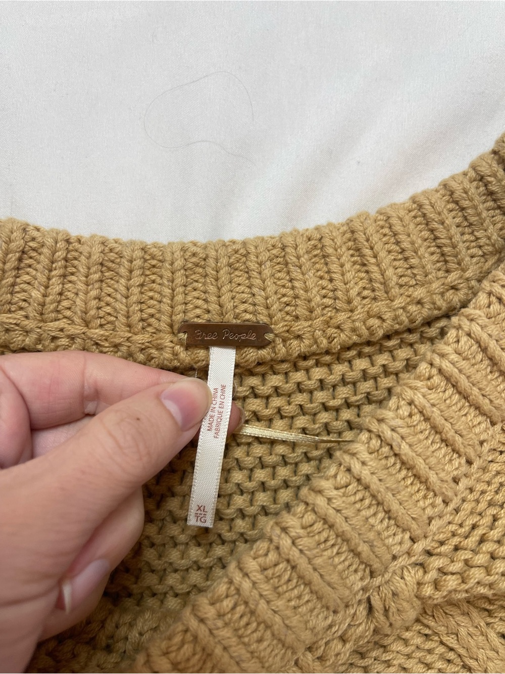 Free People Dream Cable Knit Camel Tan Beige Oversized Knit Sweater Size XL - Picture 4 of 7